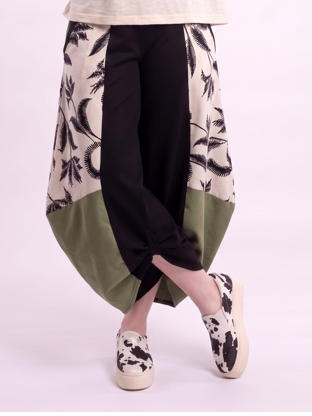 Pantalone „Flora in the block”