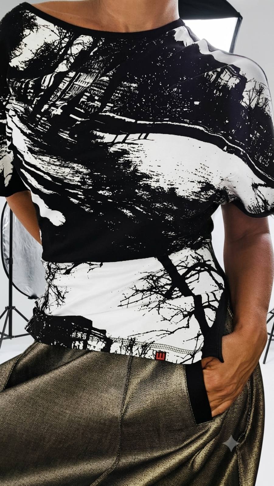 JEDNA B&W URBANA MAJICA